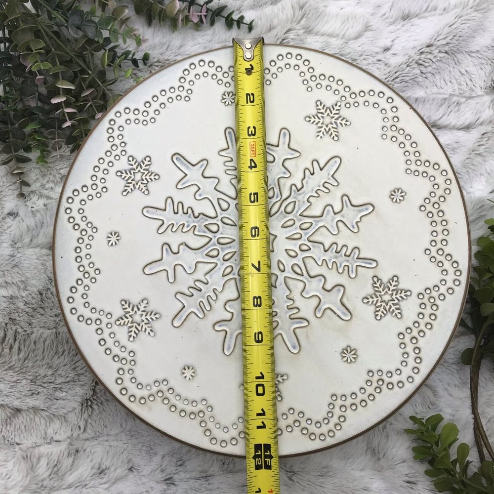 [Threshold] Rustic Farmhouse Snowflake Cake Stand - Picture 3 of 10